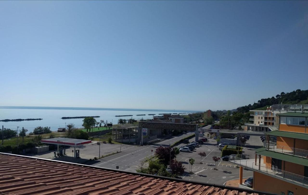 B&B Alba Sul Mare Guest House Massignano Dış mekan fotoğraf