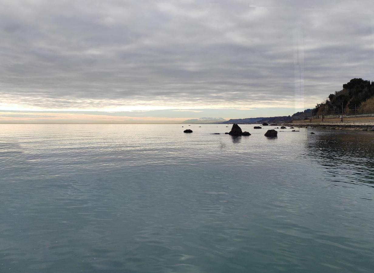 B&B Alba Sul Mare Guest House Massignano Dış mekan fotoğraf